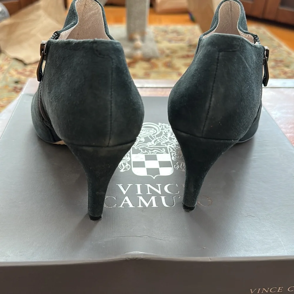 Vince Camuto black heels - Picture 2 of 2